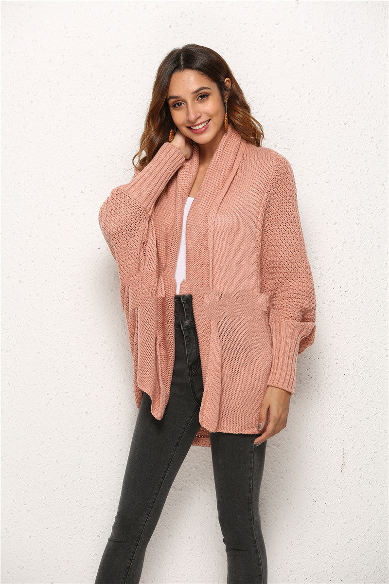 Strickjacke mit langen Fledermausärmeln