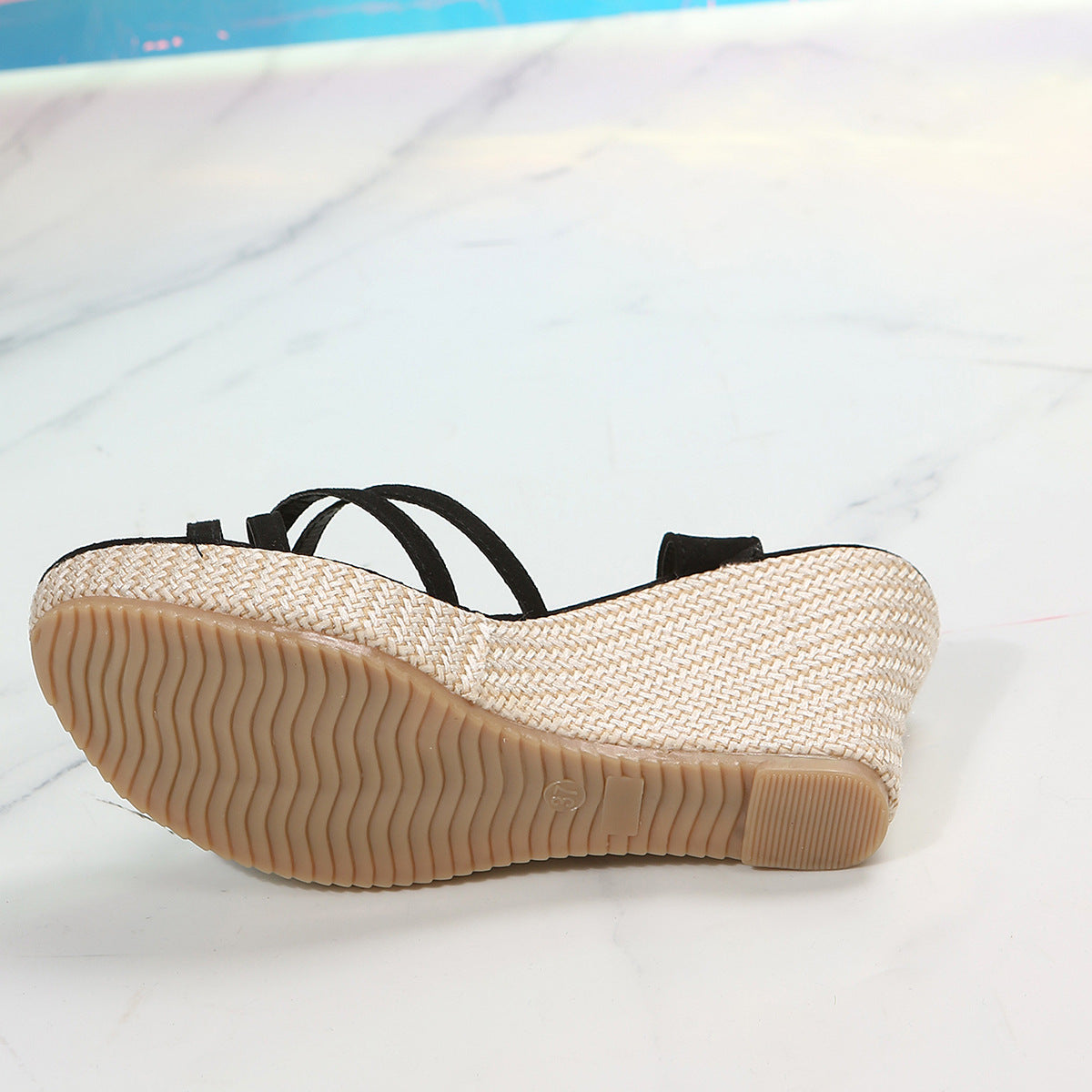 Strappy High Wedge Sandals in 2 Colors