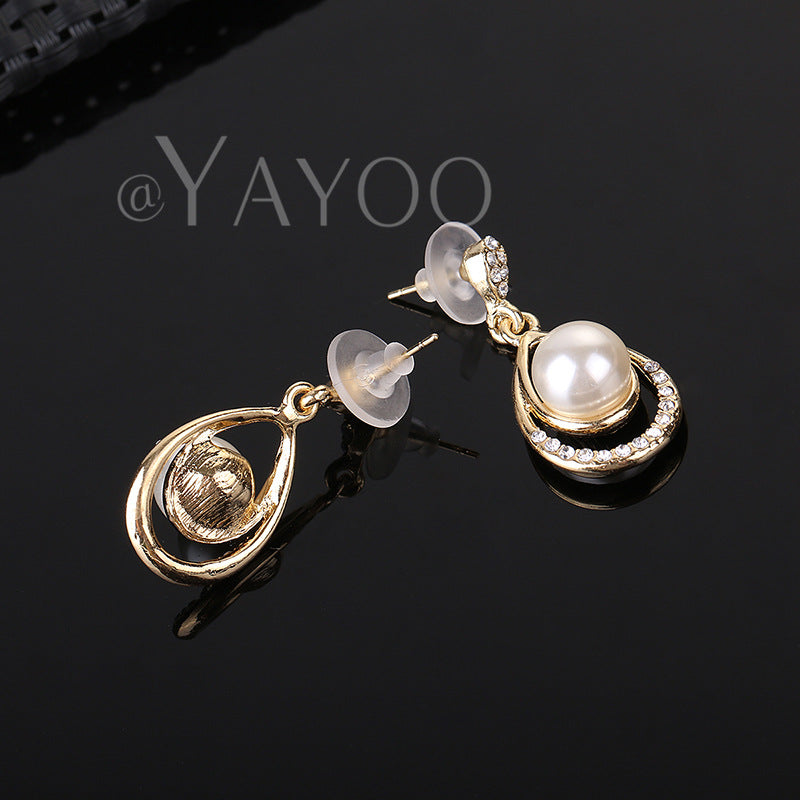 Schmuckset mit Perlenohrringen und Halskette in Gold oder Silber