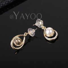 Schmuckset mit Perlenohrringen und Halskette in Gold oder Silber