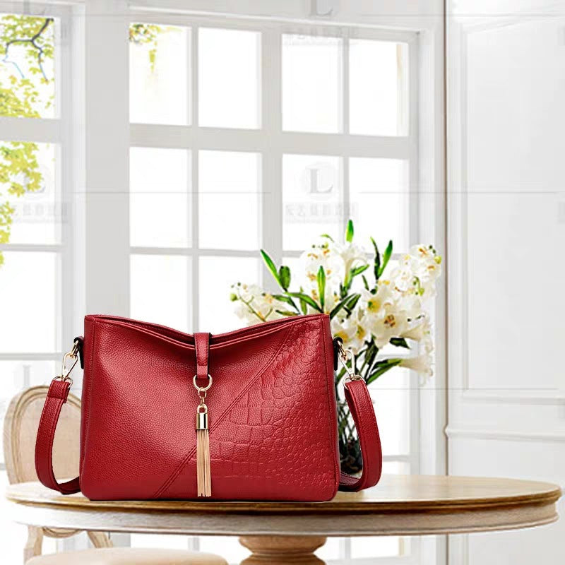 Shoulder Messenger Bag with Tassel in 3 Colors