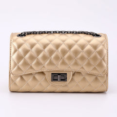 Elegant Quilted Shoulder Bag with Clasp and Chain Strap
