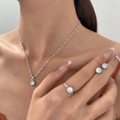 Ensemble trois pièces : collier, boucles d'oreilles et bague en oxyde de zirconium
