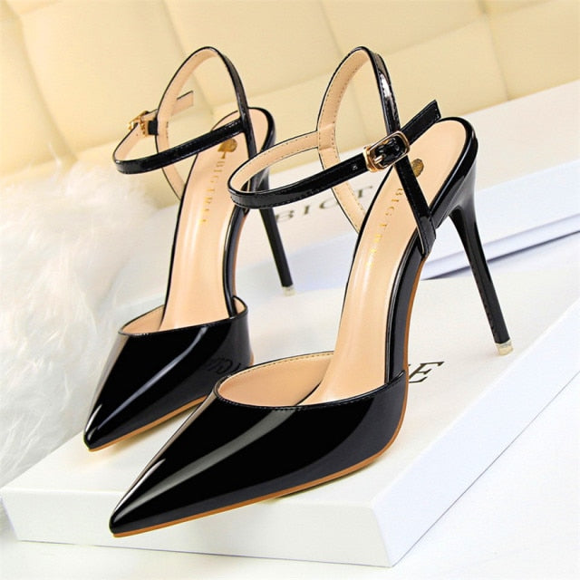 Lackleder High Heel Stilettos mit spitzer Zehenpartie