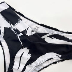 Schwarz-weiß bedruckter Bikini mit passendem Überzug S-XL