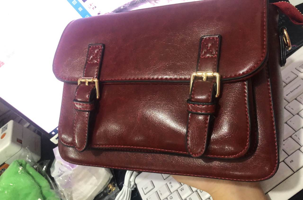 Messenger Bag with Zipper and Buckles in 4 Colors