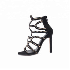 Sandales à talons aiguilles et brides en daim noir