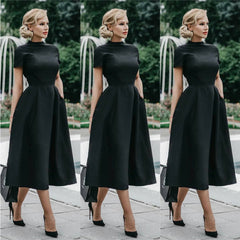 Schwarzes kurzärmliges Midikleid mit hohem Halsausschnitt und Taschen S-XXL