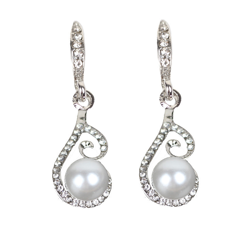 Set aus Halskette und Ohrringen mit Strasssteinen, Diamanten und Perlen
