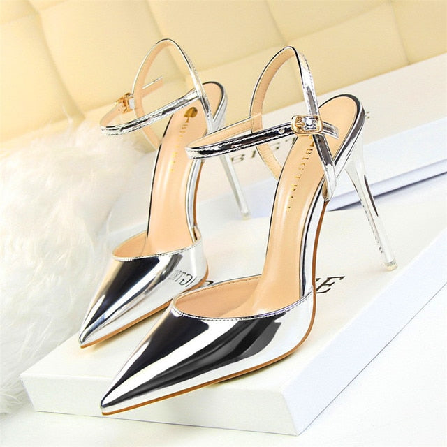 Lackleder High Heel Stilettos mit spitzer Zehenpartie