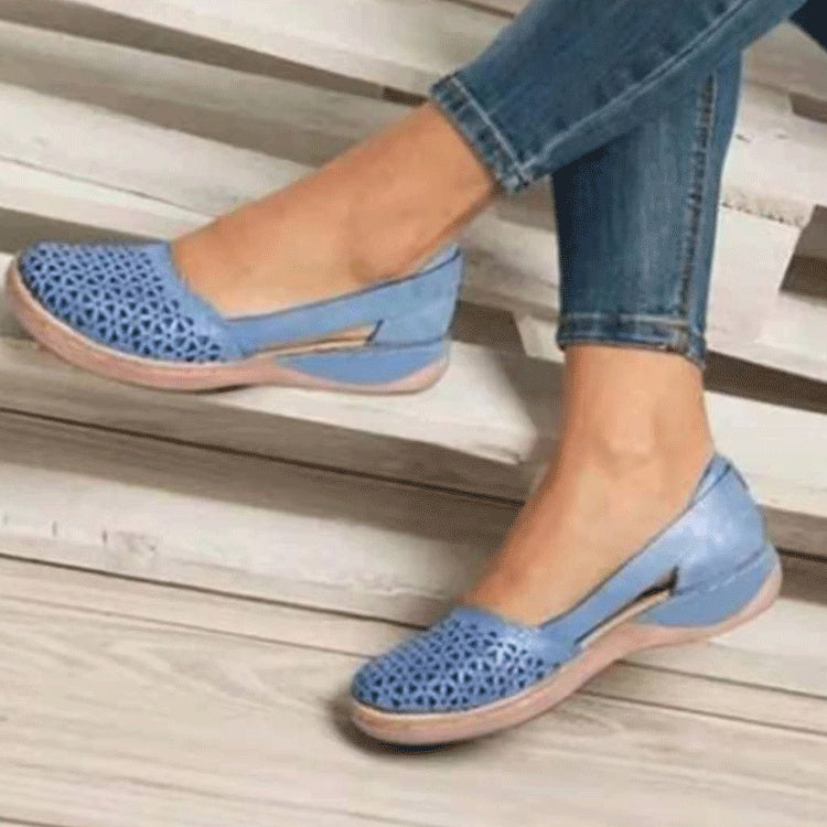 Einfarbige, flache Slipper