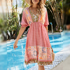 Boho-Midikleid mit V-Ausschnitt und kurzen Ärmeln