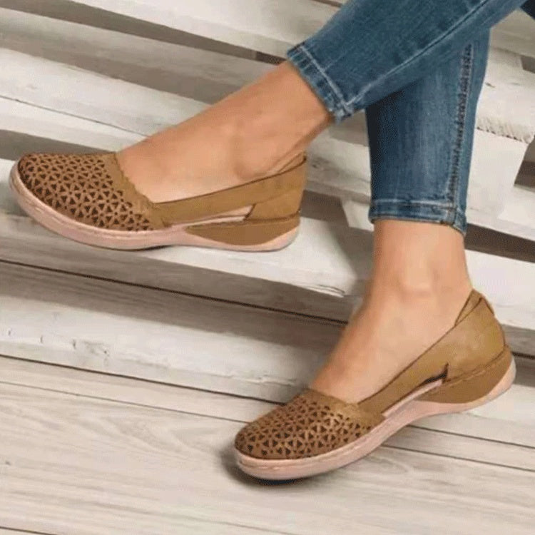 Einfarbige, flache Slipper
