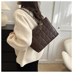Rhombus Shoulder Bag with Chain Strap in 4 Colors