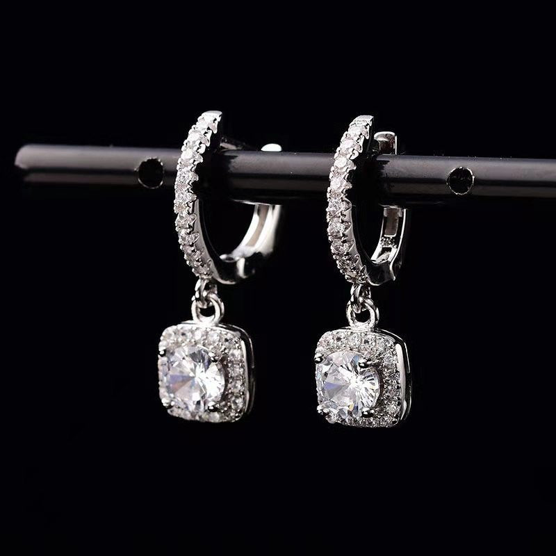 Ohrringe aus 18 Karat Weißgold und Diamanten