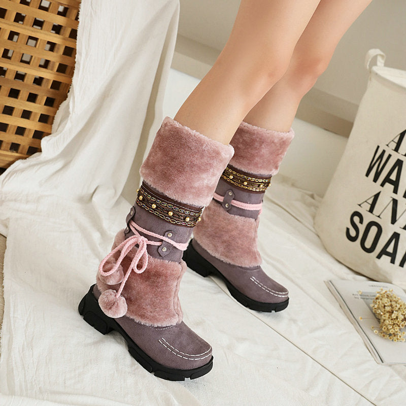 Wadenhohe Schneestiefel aus Wildleder