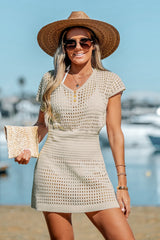 Mini-Strandkleid mit V-Ausschnitt und kurzen Ärmeln