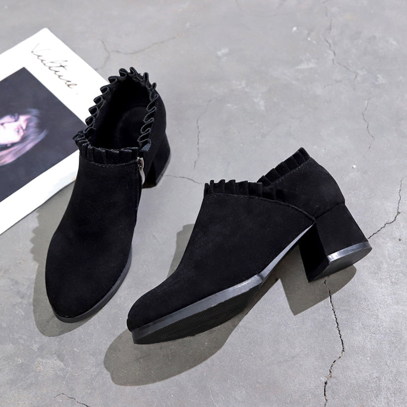 Suede Thick Heel Pointed Toe Ankle Boots in 2 Colors