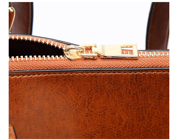 Oil Wax Large Capacity Shoulder Bag