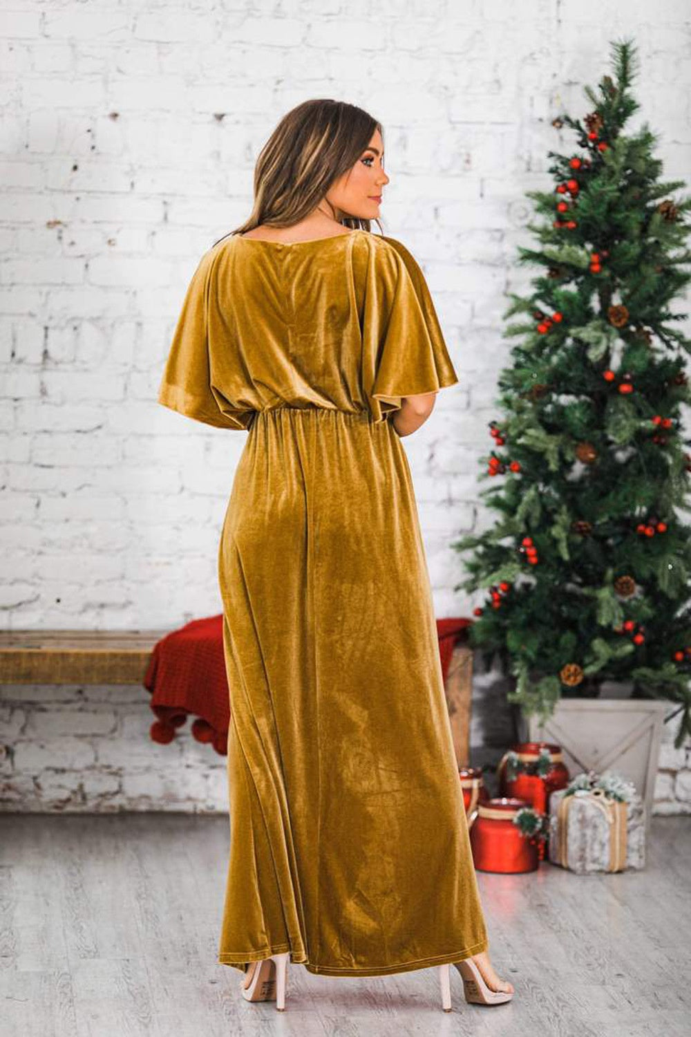 Elegant Short Sleeve Velvet Evening Dress