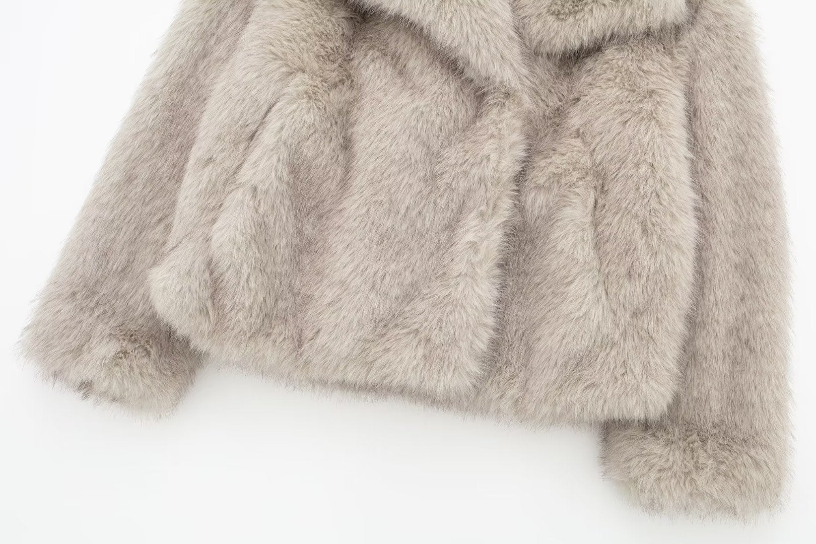 Kunstpelzjacke mit Taschen und Revers