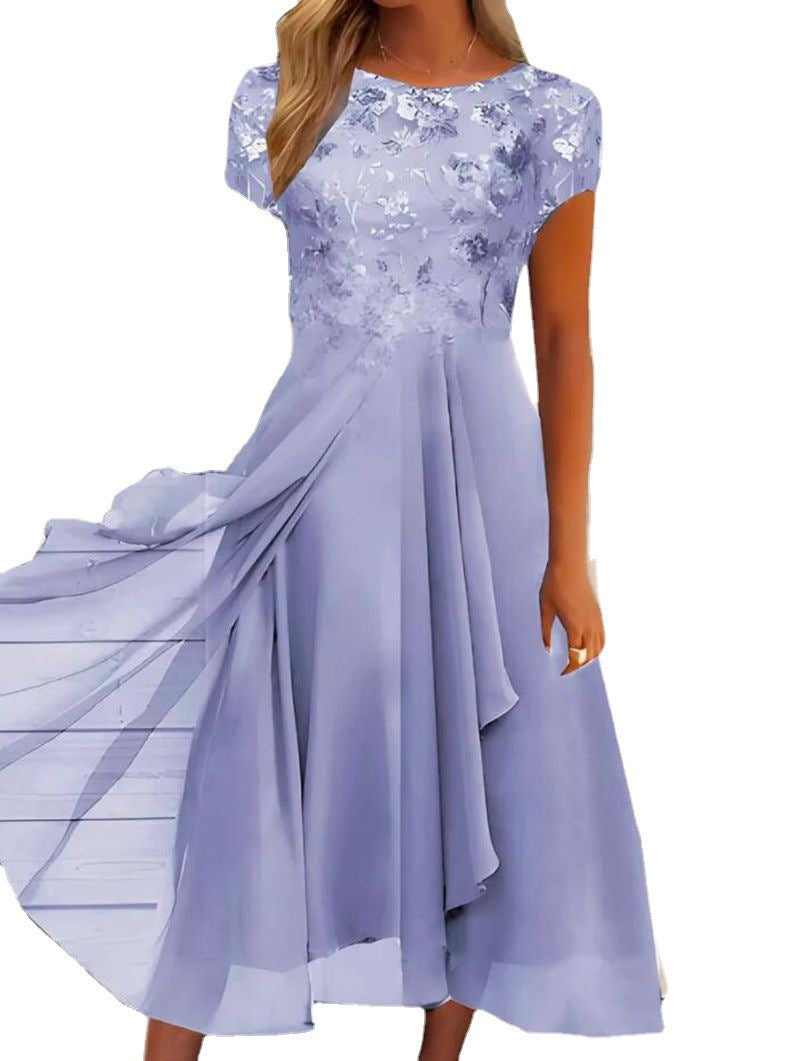 Robe de soirée à manches courtes avec corsage en dentelle et jupe en mousseline