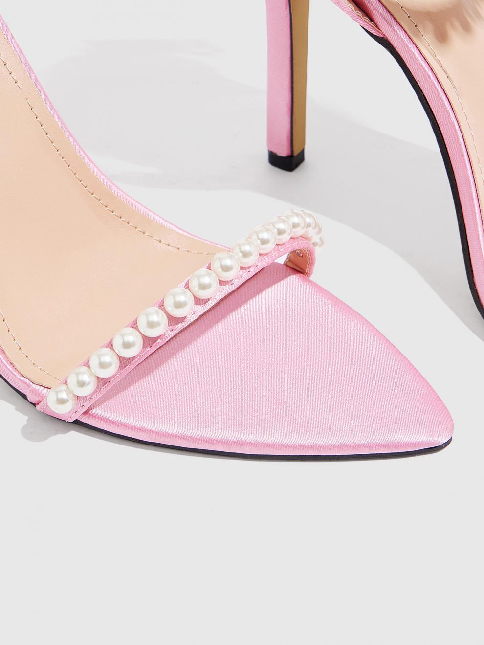 Fashionable pearl embellished high heels