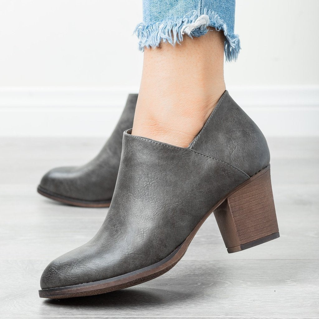 Pointed Toe Short Heel Ankle Boots