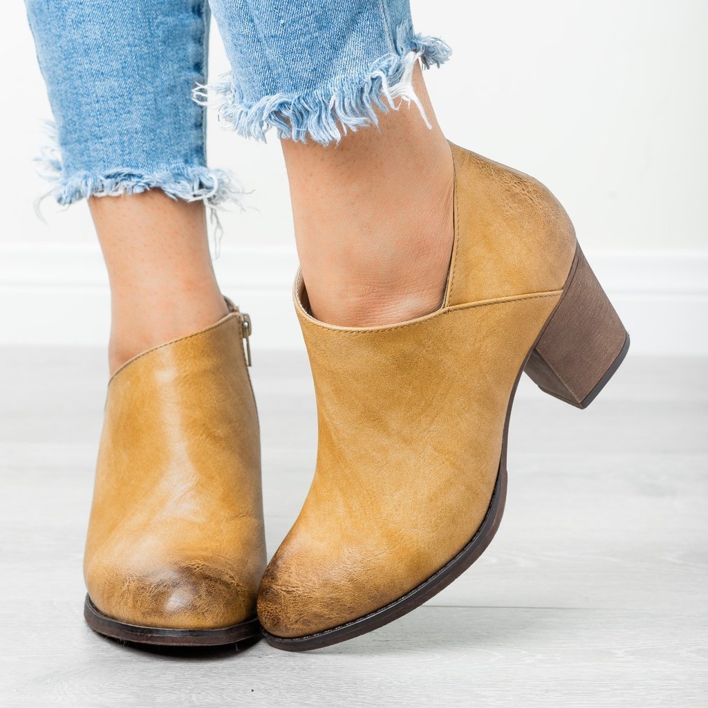 Pointed Toe Short Heel Ankle Boots