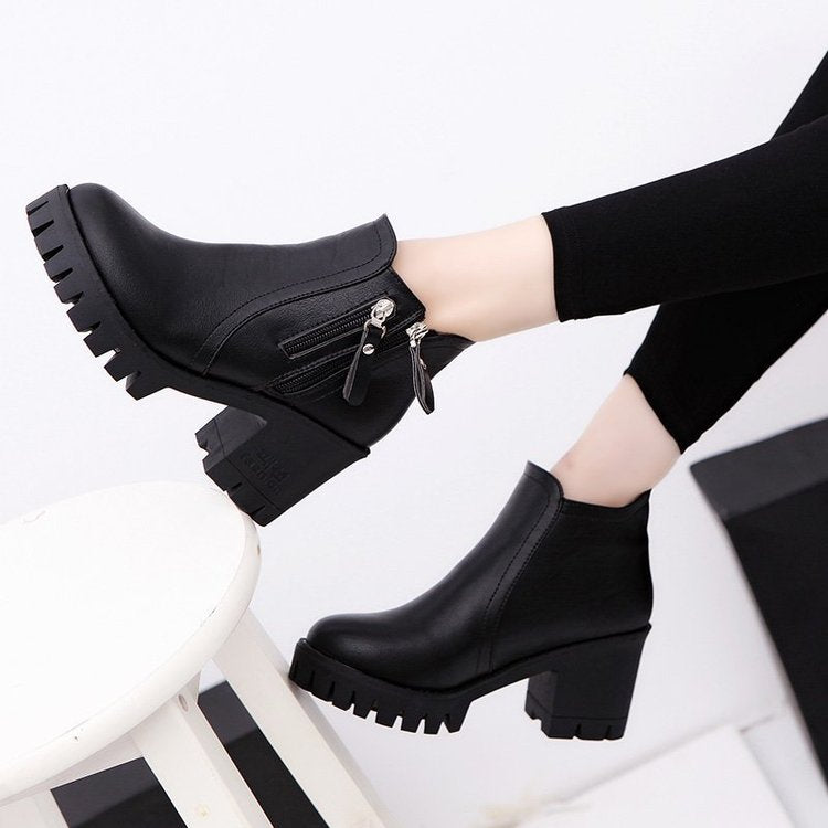 Bottines à talon épais et bout rond avec fermeture éclair latérale, disponibles en 3 couleurs