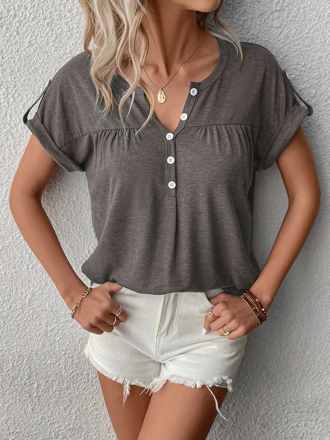 Haut en coton à col en V, manches courtes et boutons, disponible en 10 couleurs (S-5XL)