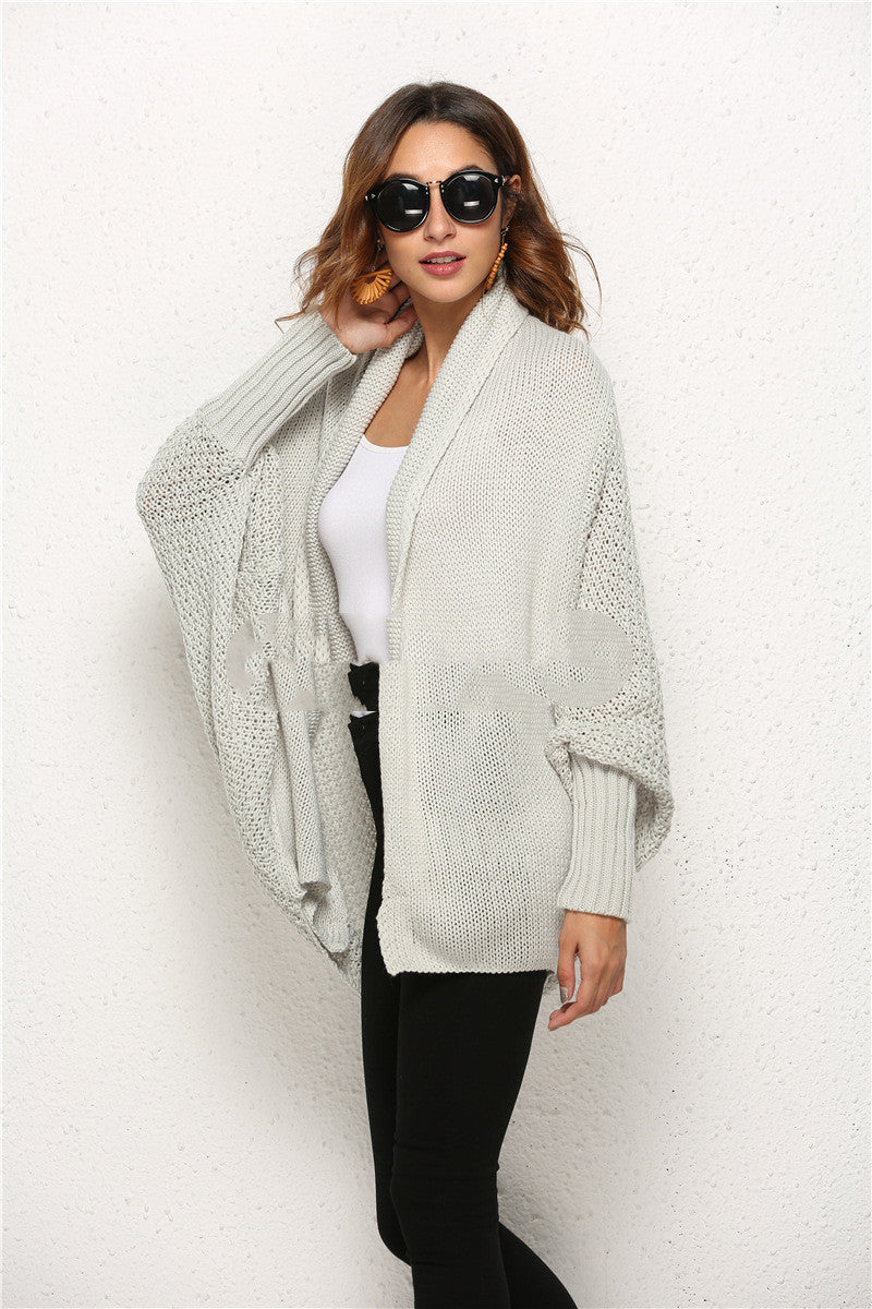 Strickjacke mit langen Fledermausärmeln