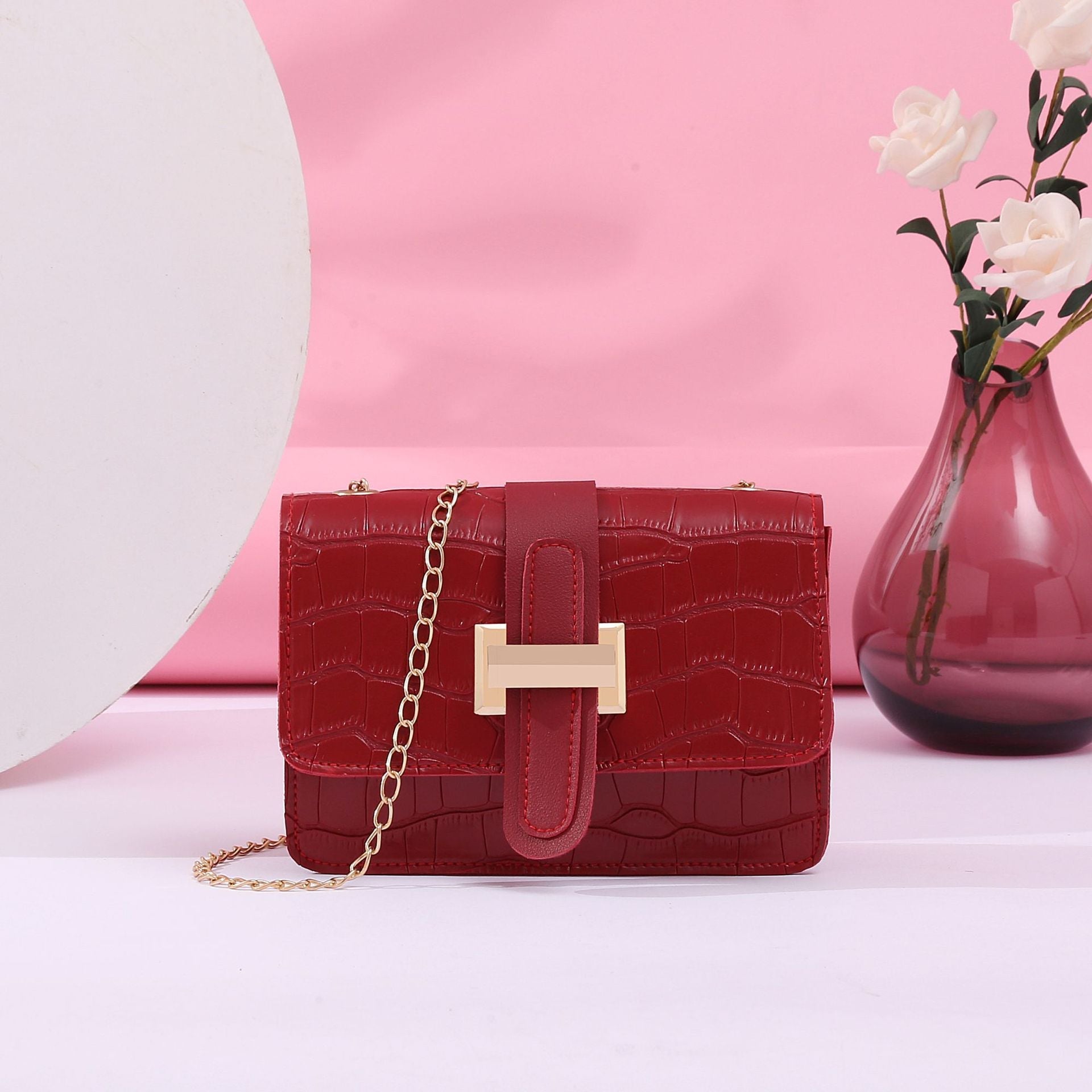 Elegant Small Crossbody Bag with Chain Shoulder Strap