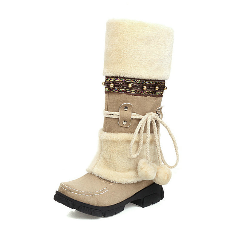 Wadenhohe Schneestiefel aus Wildleder