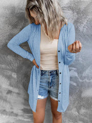 Leichte Strickjacke mit langen Ärmeln und Knopfleiste vorne