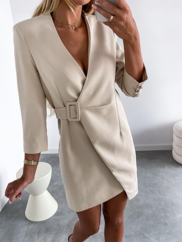 Robe tailleur sophistiquée à col en V et manches longues
