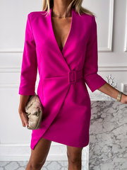 Robe tailleur sophistiquée à col en V et manches longues